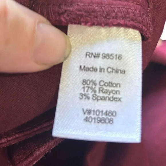 Coldwater Creek Maroon Crop Jeans size 16P women’s maroon denim - Picture 8 of 8